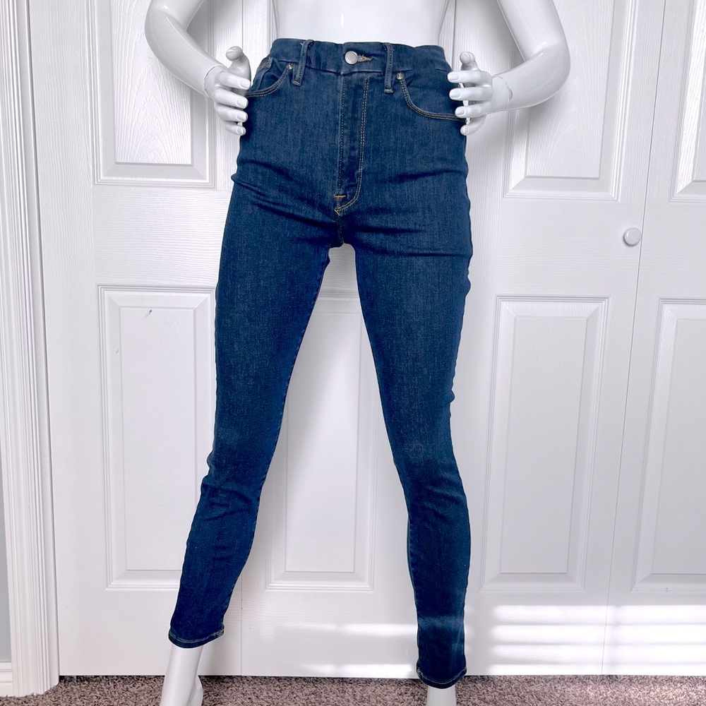 Good American Always Fits jeans